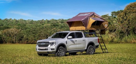 Ford Ranger Blue Camping Tents Brazil - Exterior 001 - Front Three Quarters
