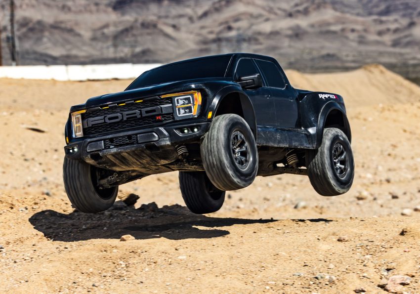 Traxxas Ford F-150 Raptor R - Exterior 003 - Front Three Quarters