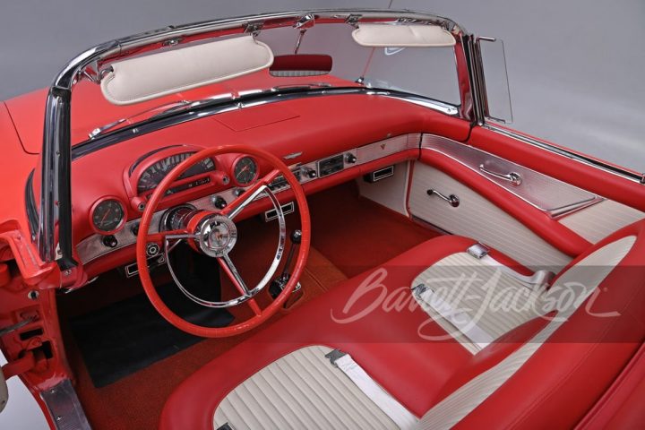 1956 Ford Thunderbird Owned By Kris Jenner - Interior 001