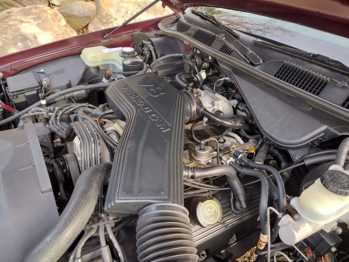 1995 Ford Crown Victoria With 13K Miles - Engine Bay 001