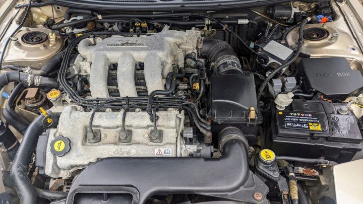 1997 Ford Probe With 1K Miles - Engine Bay 001