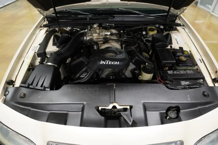 1997 Lincoln Mark VIII With 26K Miles - Engine Bay 001