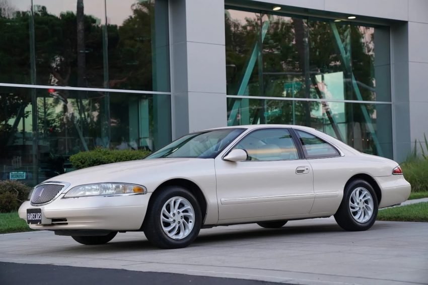 1997 Lincoln Mark VIII With 26K Miles - Exterior 001 - Front Three Quarters