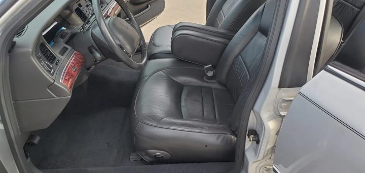 2000 Mercury Grand Marquis LS With 20K Miles - Interior 001