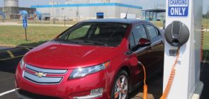 GM-Bowling-Green-Plant-Solar-Charging-Station-Chevrolet-Volt-02