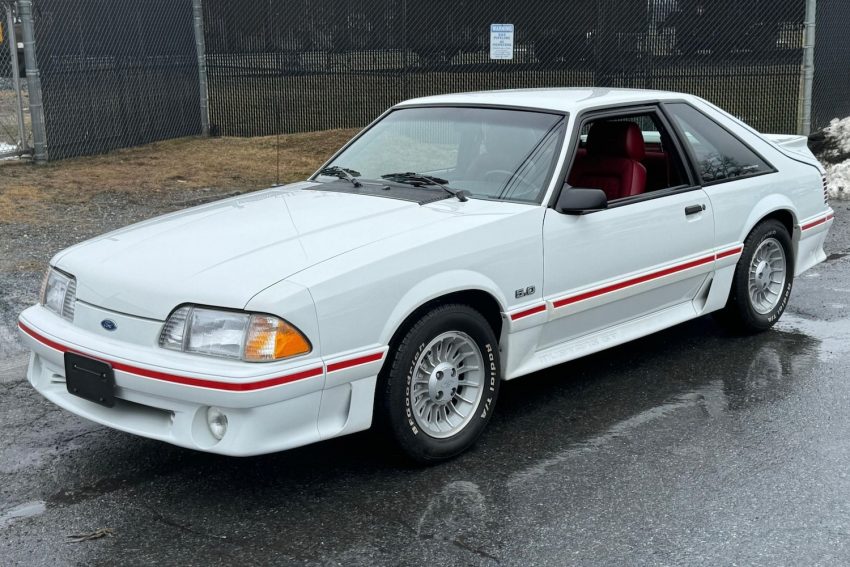 1987 Ford Mustang GT With 19K Miles - Exterior 001 - Front Three Quarters