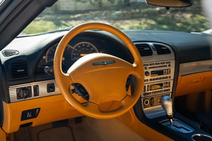 2002 Ford Supercharged Thunderbird Concept - Interior 001