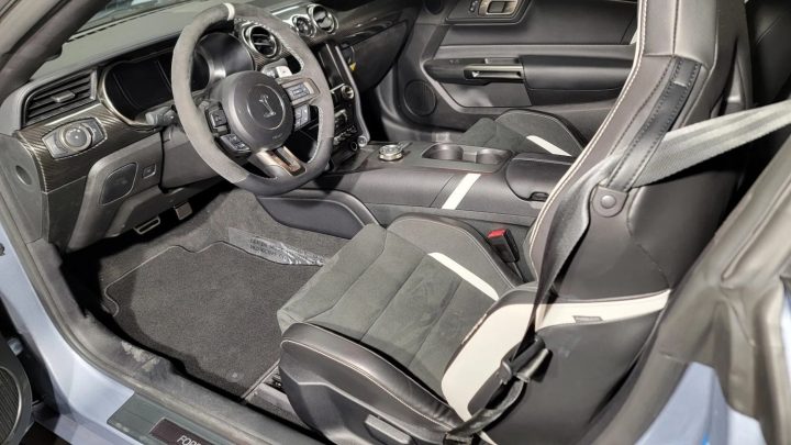 2022 Ford Mustang Shelby GT500 Heritage Auction - Interior 001