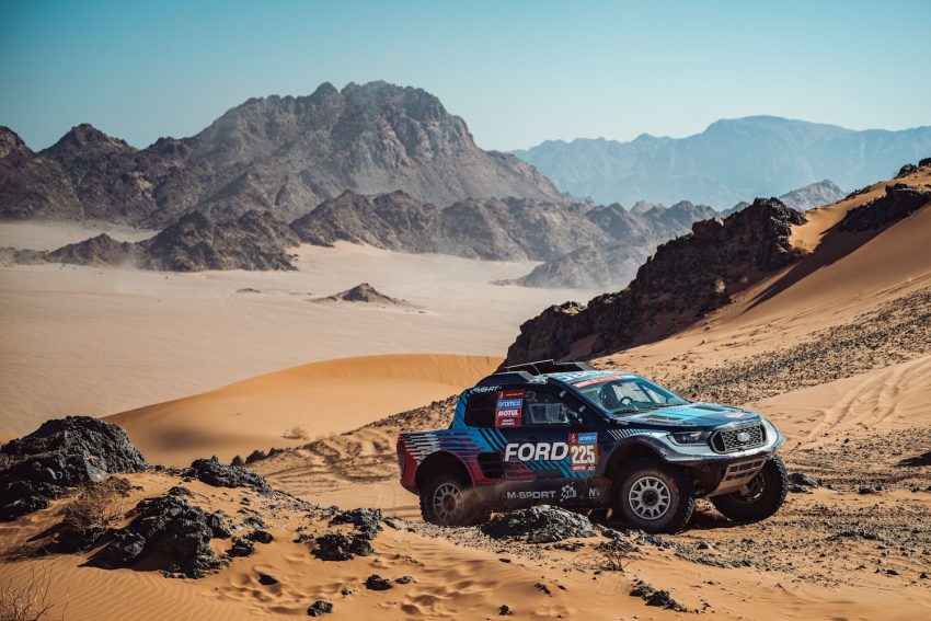 Ford Ranger T1+ 2024 Dakar Rally - Exterior 001 - Front Three Quarters