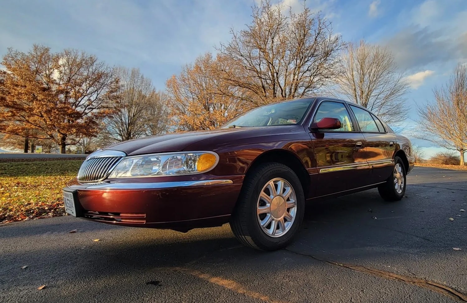 2001 Lincoln Continental With Just 36K Miles Up For Auction