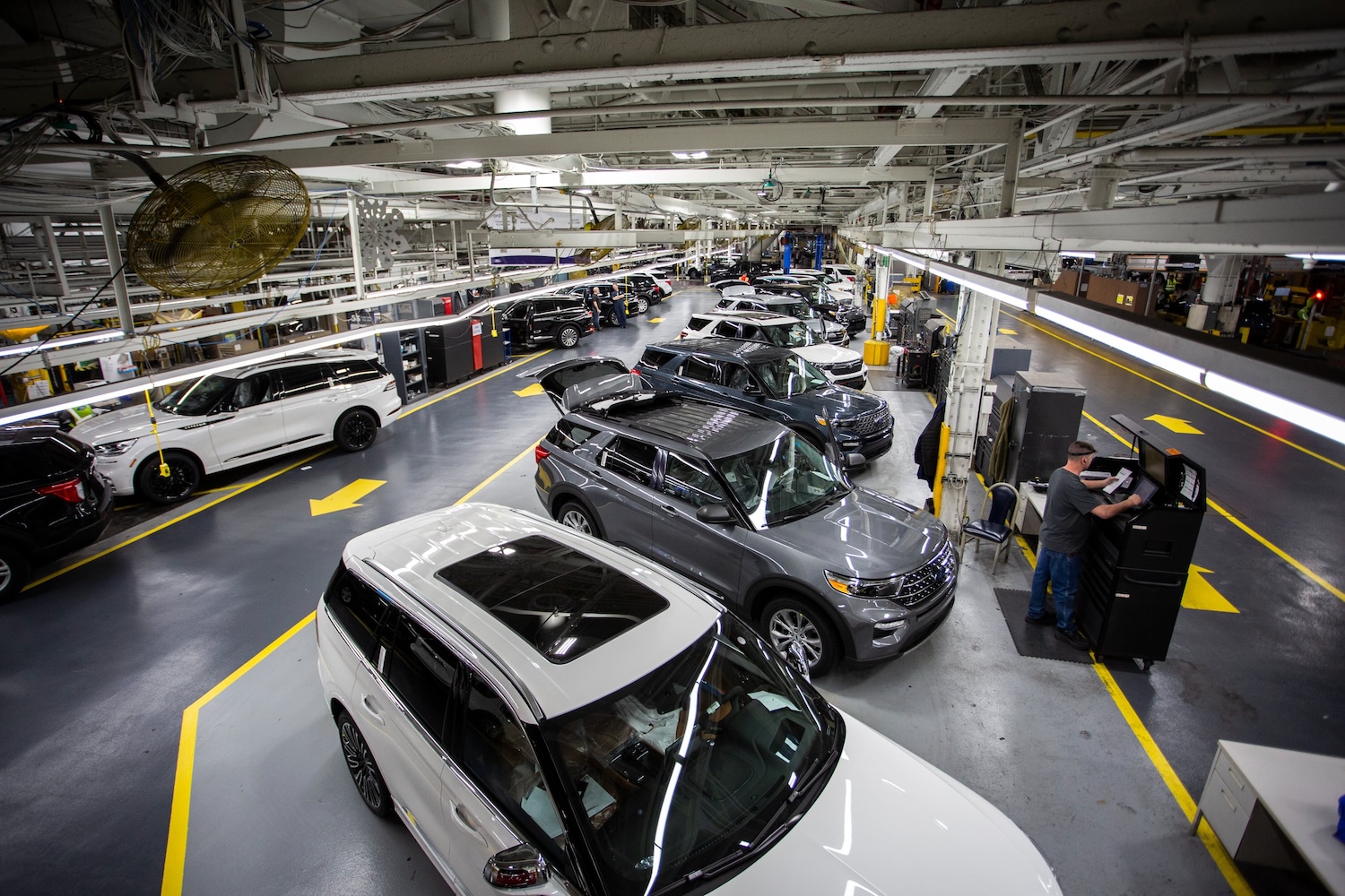 Farley Salutes Ford Chicago Assembly Plant For 100 Years