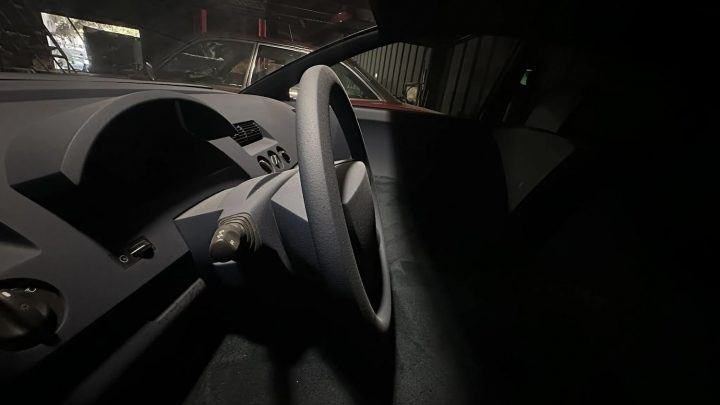2000 Ford Prodigy Prototype Display Model - Interior 001