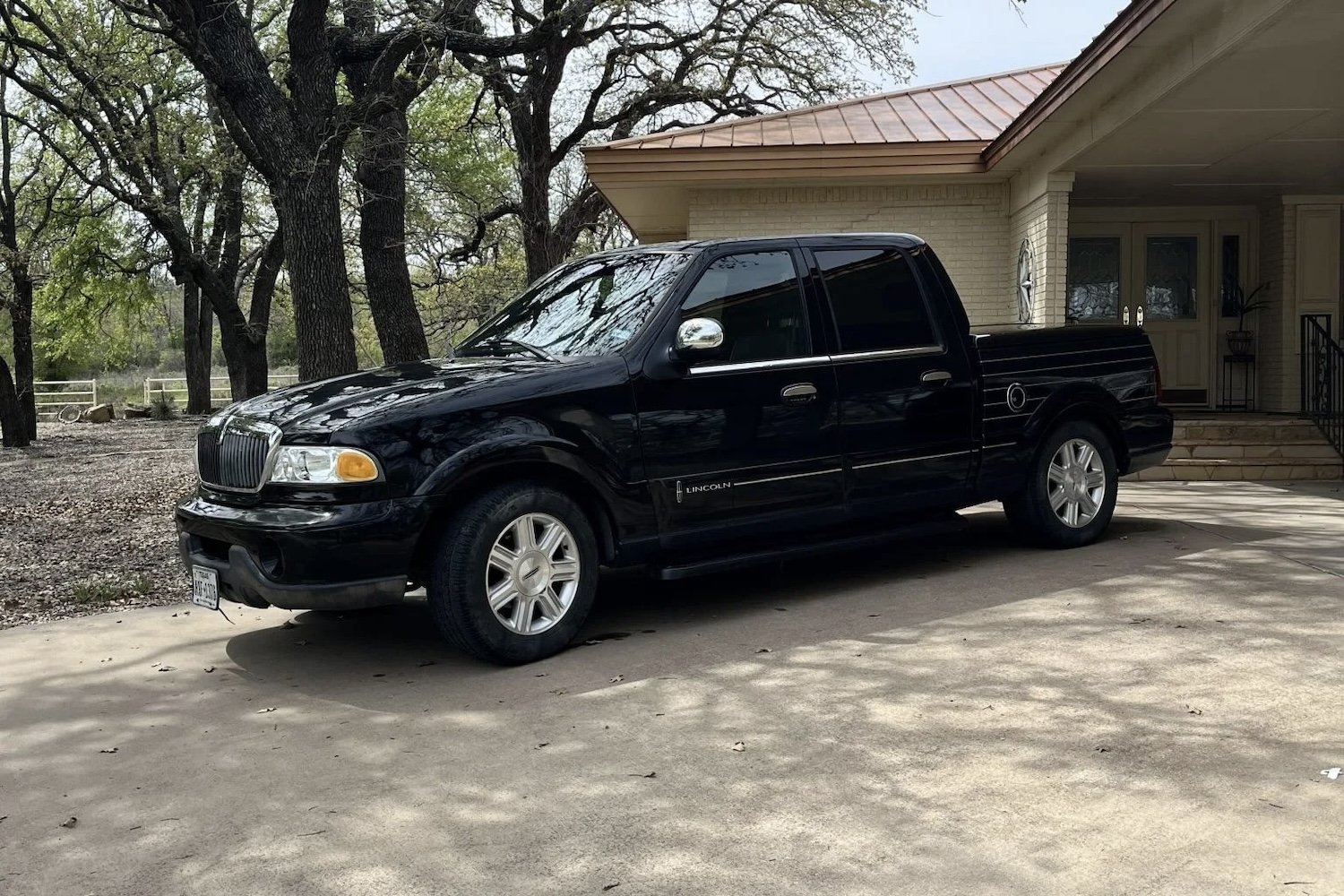 2002 Lincoln Blackwood With 32K Miles Up For Auction