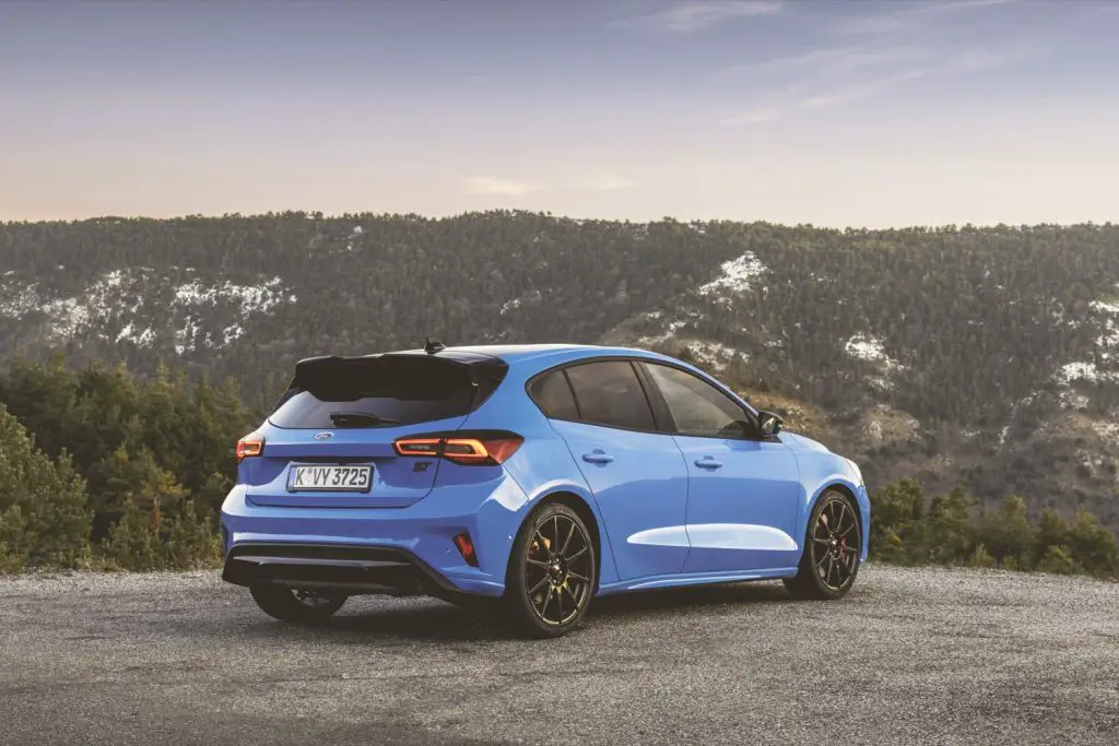 Ford Focus ST Edition Debuts As Track-Focused Hot Hatch