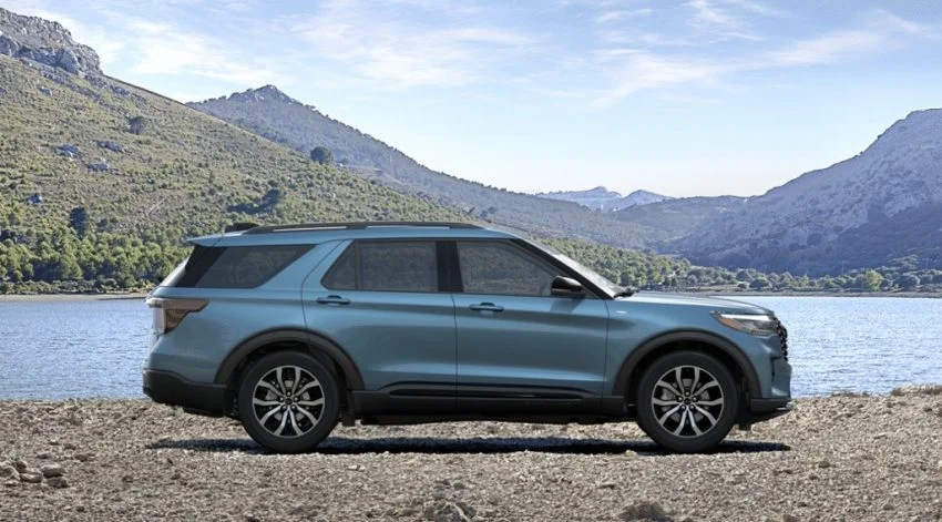 2025 Ford Explorer Adds New Vapor Blue Metallic Color