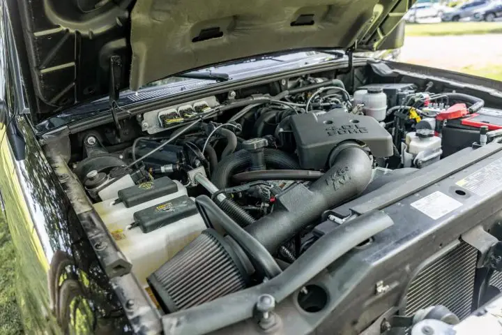 2010 Ford Ranger XLT With 16k Miles - Engine Bay 001