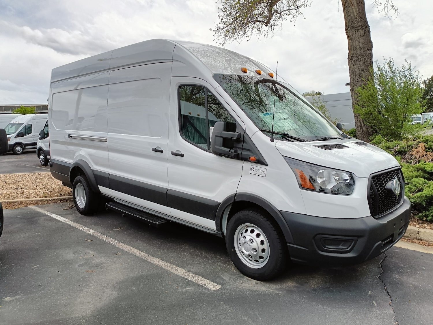 Ford Transit Vans Part Of Sprawling Online Auction