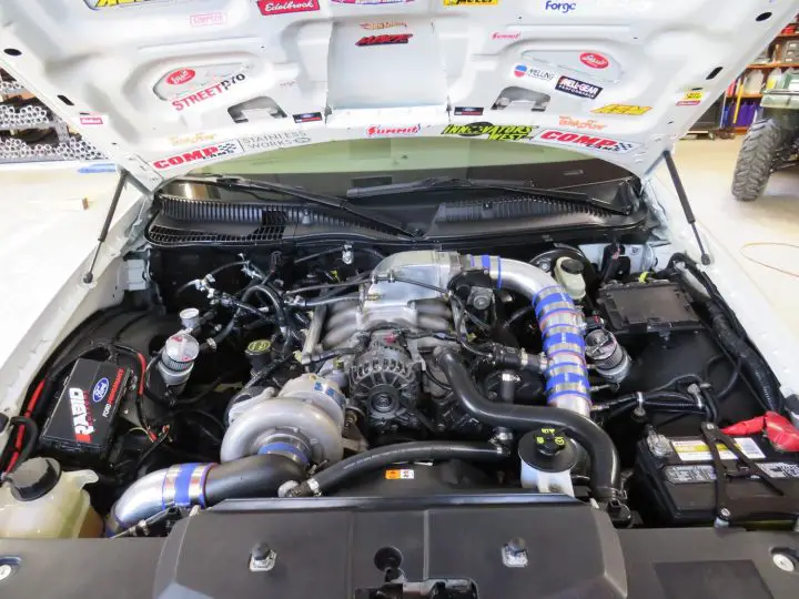 Supercharged 2006 Lincoln Town Car Signature - Engine Bay 001
