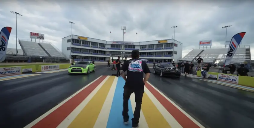 1,200 HP Ford Mustang Races 1,500 HP Nissan GT-R: Video