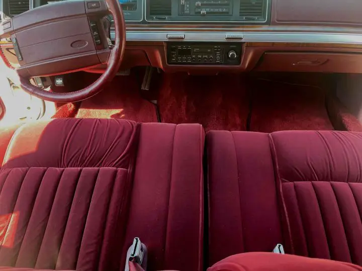 1990 Ford LTD Crown Victoria With 32K Miles - Interior 001