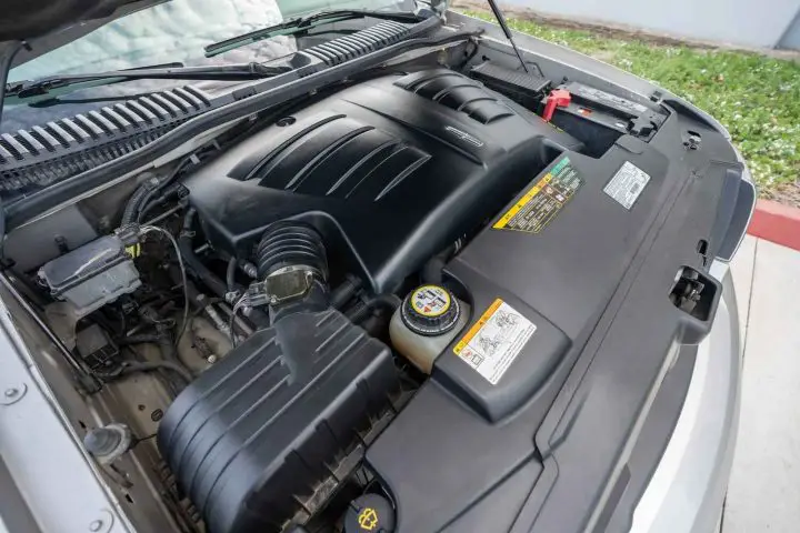 2003 Lincoln Aviator With 14k Miles - Engine Bay 001