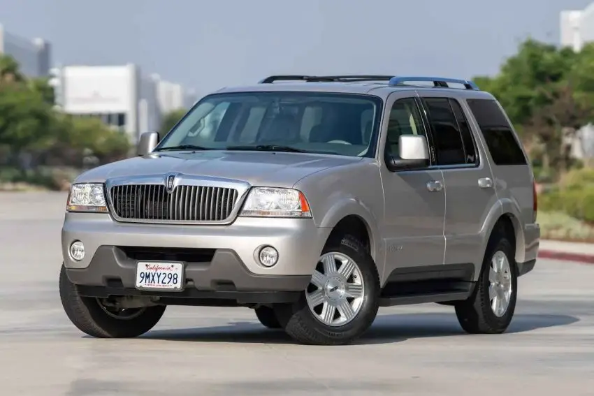 2003 Lincoln Aviator With 14k Miles - Exterior 001 - Front Three Quarters