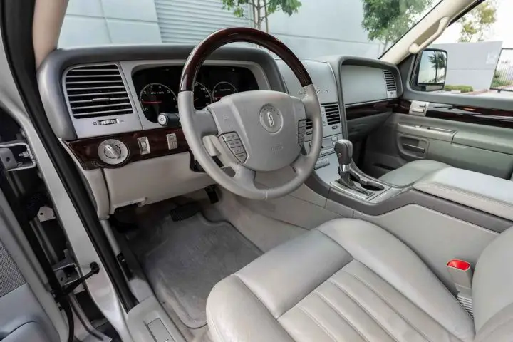 2003 Lincoln Aviator With 14k Miles - Interior 001