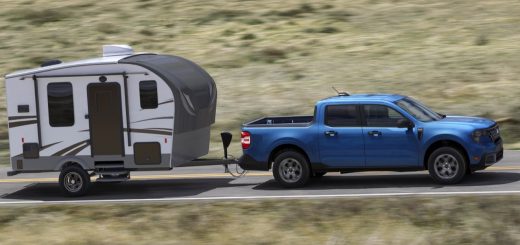 A photo showing the exterior of a 2025 Ford Maverick XLT from a side angle.
