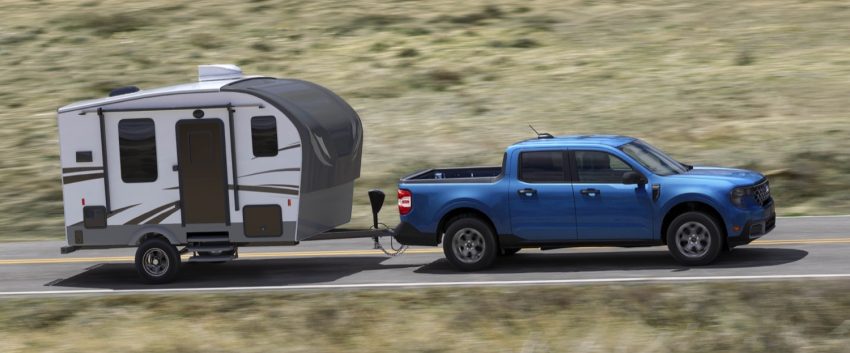 A photo showing the exterior of a 2025 Ford Maverick XLT from a side angle.