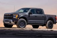 Ford F-150 Raptor Argentina - Exterior 003 - Front Three Quarters