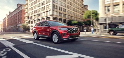 A photo showing the exterior of the 2025 Ford Explorer from a front three quarters angle.