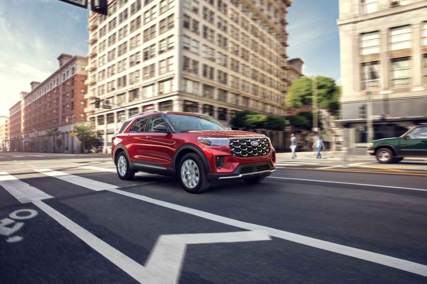 A photo showing the exterior of the 2025 Ford Explorer from a front three quarters angle.