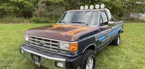 1987 Ford F-150 XLT Lariat Bigfoot Cruiser - Exterior 001 - Front Three Quarters