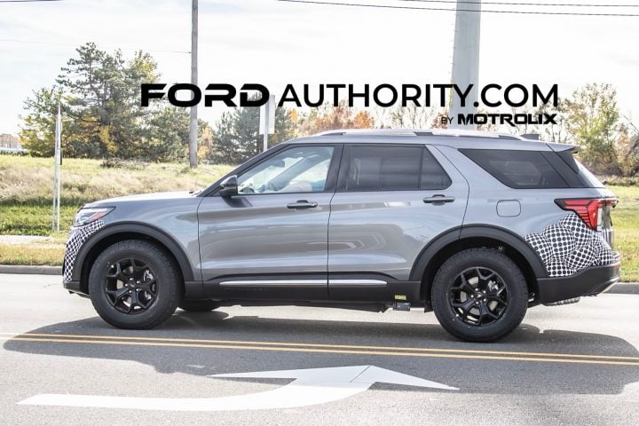 Photo showing a side view of the Ford Expedition Tremor prototype. This model will feature off-road-ready upgrades. 
