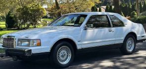 1991 Lincoln Mark VII LSC With 11K Miles - Exterior 001 - Front Three Quarters