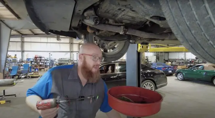 A photo showing the undercarriage of a 2005 Ford Five Hundred.