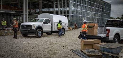 A photo showing the 2025 Ford Super Duty F-550 from a front three quarters angle.