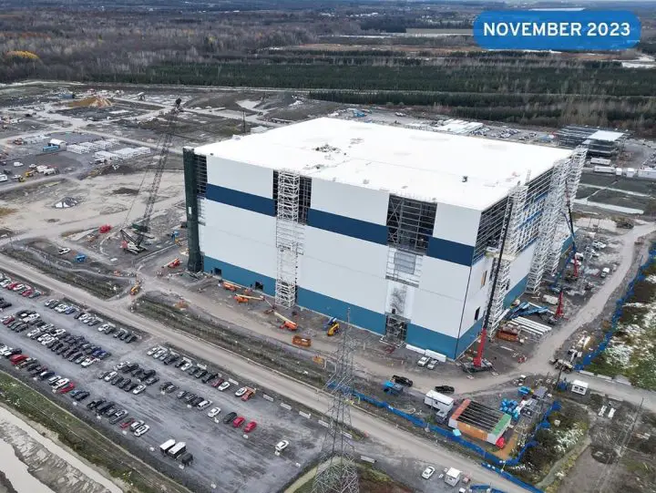 A photo showing the under construction Ultium EV battery plant in Canada.