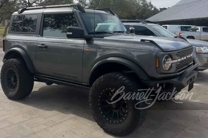 A photo showing the exterior of a 2022 Ford Bronco Hennessey Velociraptor 400 from a front three quarters angle.