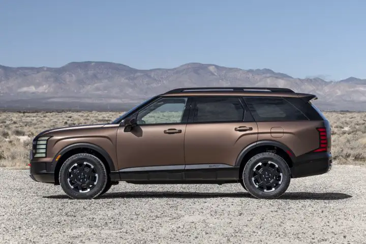 A photo showing the exterior of the 2026 Hyundai Palisade from a side angle.