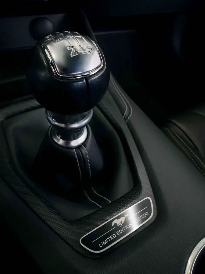 A photo showing the interior of the Ford Mustang GT Special Edition model in Brazil.