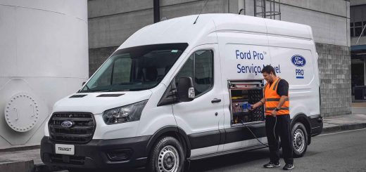 A photo showing the exterior of a Ford Pro mobile service van in Brazil from a front three quarters angle.