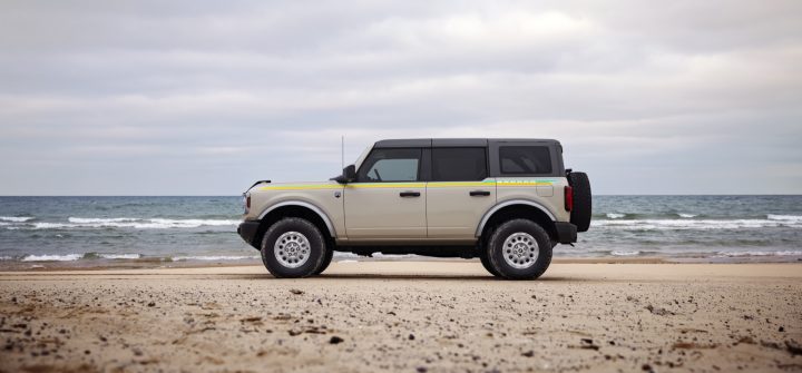 Photo showing a side view of the 2025 Ford Bronco, featuring the new Coastal Package. The bundle can be ordered as a standalone option or a pre-installed package. 