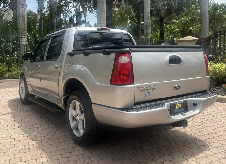 A photo showing the exterior of a 2005 Ford Explorer Sport Trac.