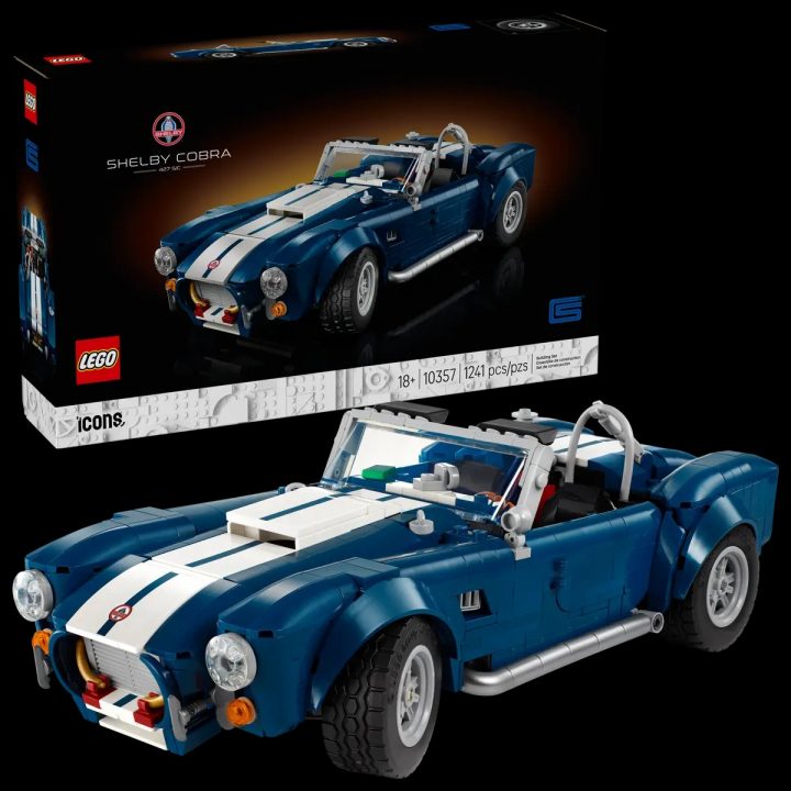 Product photo showing the Shelby Cobra 427 model pictured outside of its box. The kit contains over 1,200 pieces. 