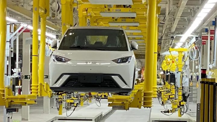 A photo showing production of the BYD Seagull at the Camaçari Assembly Plant in Brazil.