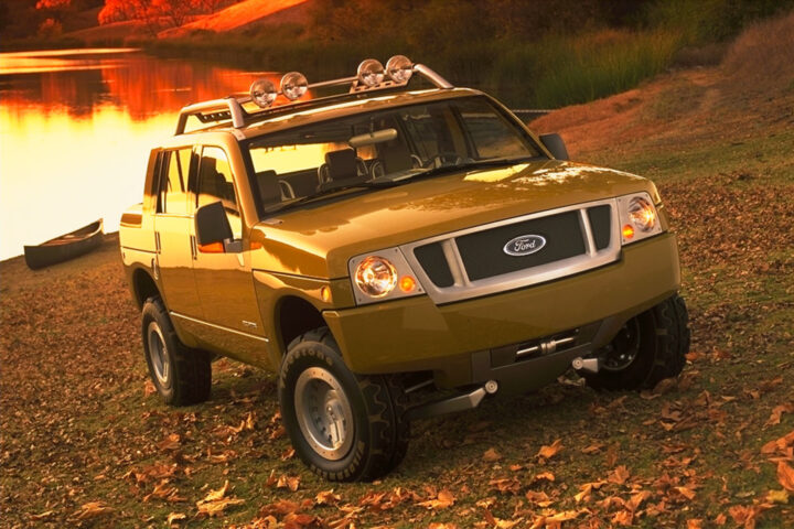 Photo of the 2000 Ford Equator from a front three-quarters angle. The concept vehicle was essentially a prototype Raptor. 