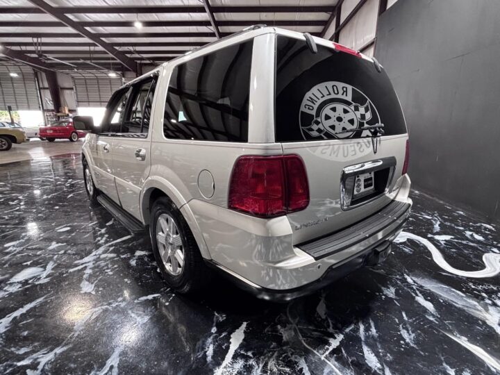 A photo showing the exterior of the 2006 Lincoln Navigator from a rear three quarters angle.