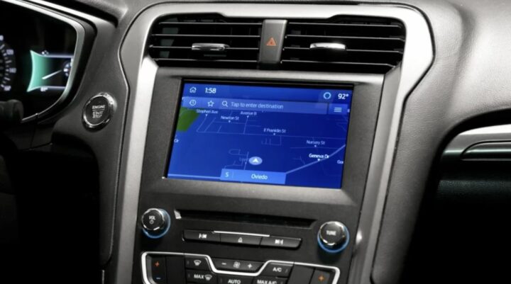 A photo showing the 2013-2020 Ford Fusion SYNC 4 upgrade kit.